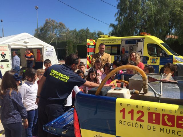 250 escolares del Colegio Narciso Yepes aprenden primeros auxilios gracias a la colaboración del Servicio Municipal de Emergencias