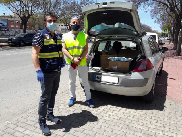 Lorca volverá a repartir desde este lunes mascarillas entre los usuarios del transporte urbano, de trenes y autobuses