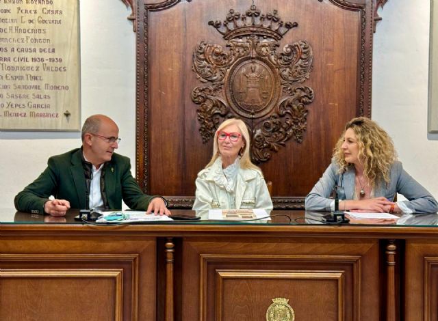 El Pradico recupera su tradicional Vía Crucis en la celebración de la II edición de la Fiesta del Día de La Cruz