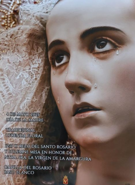 El Paso Blanco celebra el Día de la Madre con una emotiva Eucaristía y ofrenda floral a la Virgen de la Amargura