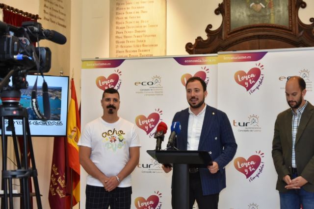 El Ayuntamiento de Lorca respalda al artista lorquino David Alma en la presentación de su nuevo videoclip