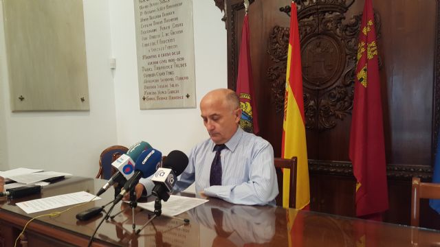 Antonio Meca propone al Ayuntamiento que retire a Limusa la gestión de los aparcamientos de Huerto de la Rueda y San Vicente.