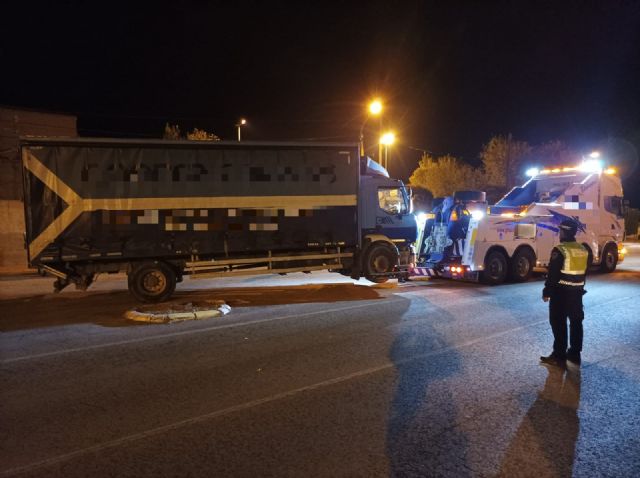 La Policía Local de Lorca interviene a un presunto grupo delictivo compuesto por 10 personas que ofrecían trabajos de asfaltado por las pedanías altas de Lorca