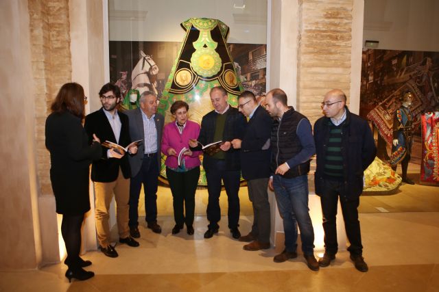 El MASS protagoniza la Revista del Paso Azul del año 2016, que incluye 18 artículos en 100 páginas