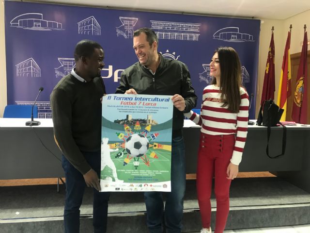 Equipos de 12 nacionalidades distintas participarán el sábado en el II Torneo Intercultural de Fútbol 7 que se celebrará en el Campo de Fútbol 'Alfonso Embarre'