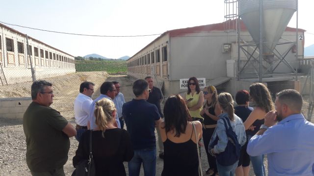 Los criadores de porcino de Lorca organizan una jornada de concienciación para dar a conocer la modernización de sus granjas