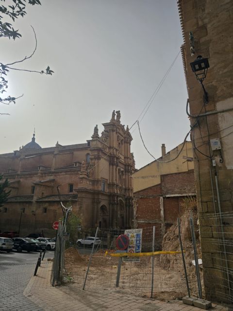 El PSOE exige al Gobierno de Fulgencio Gil la recuperación inmediata del ‘Ángel de la Fama’ para enriquecer el Casco Histórico de Lorca
