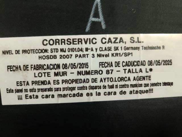 'Es una negligencia gravísima que la Policía Local lleve meses patrullando con chalecos caducados'