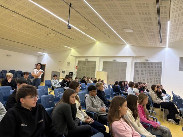 El Ayuntamiento colabora en la Jornada Medioambiental con el IES Francisco Ros Giner dentro del 'Proyecto Erasmus+: Green Schools, Green Citizens'