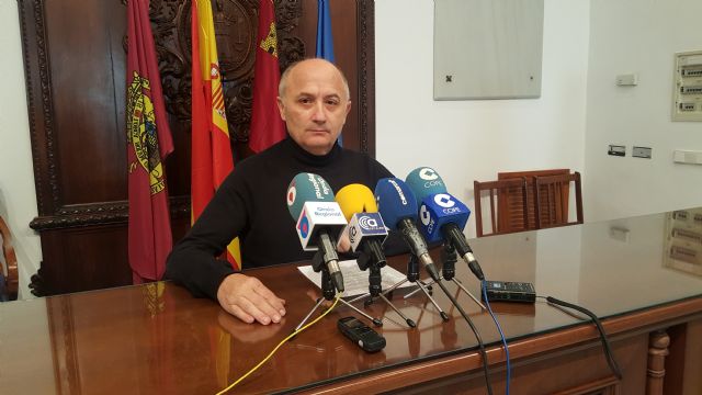 Antonio Meca pide explicaciones al Equipo de Gobierno de por qué el Gerente de Limusa cobra 16 pagas al año de 3.618,98 €