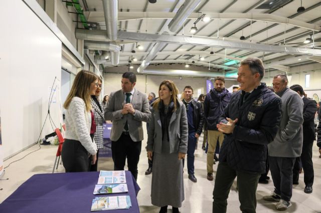 Fulgencio Gil inaugura la Feria de Empleo y Formación Profesional en la que participan más de 1.500 alumnos de la comarca