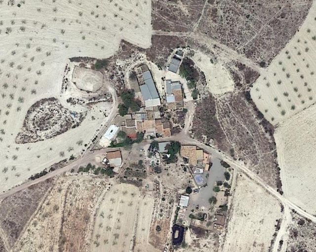 IU: Vecinos de Parrilla llevan ocho meses esperando respuesta del Ayuntamiento a su problema de falta de enganche de luz