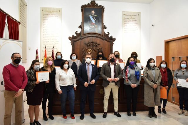 El alcalde de Lorca clausura el programa 'Empléate desde la Igualdad' con la entrega de diplomas y certificados de profesionalidad a las participantes