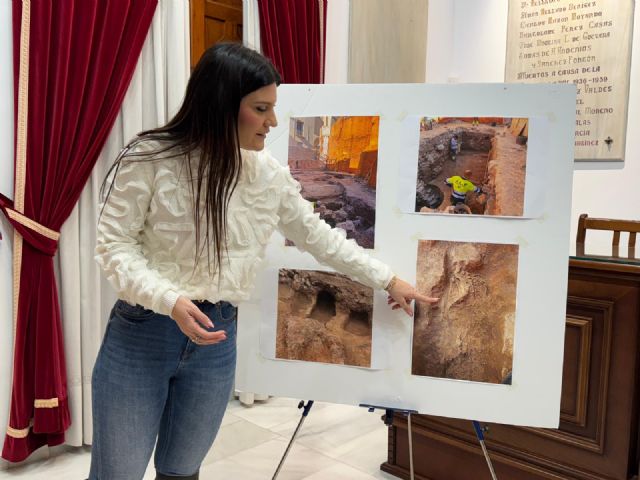 Los trabajos arqueológicos realizados en el solar de la calle Leonés sacan a la luz un asentamiento prehistórico, restos de época romana y una maqbara islámica