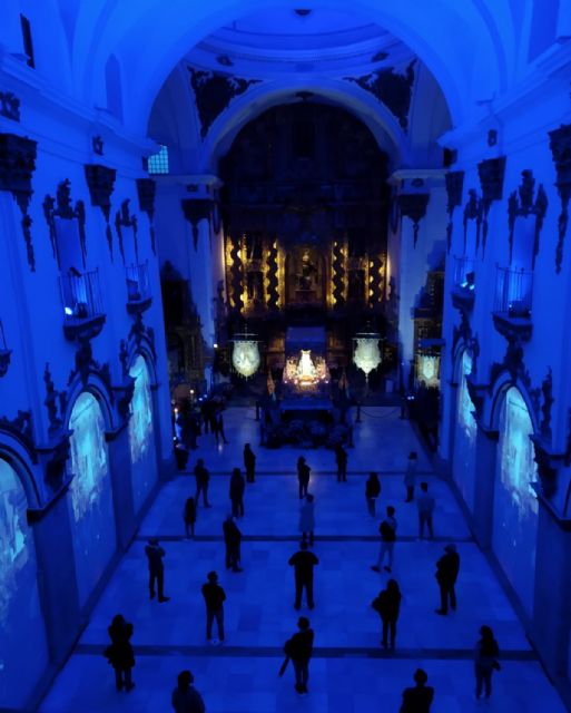 El Paso Azul recibe la visita de 11.000 personas en la iglesia de San Francisco esta Semana Santa, el mismo aforo de los palcos que se instalan en la ‘Carrera’