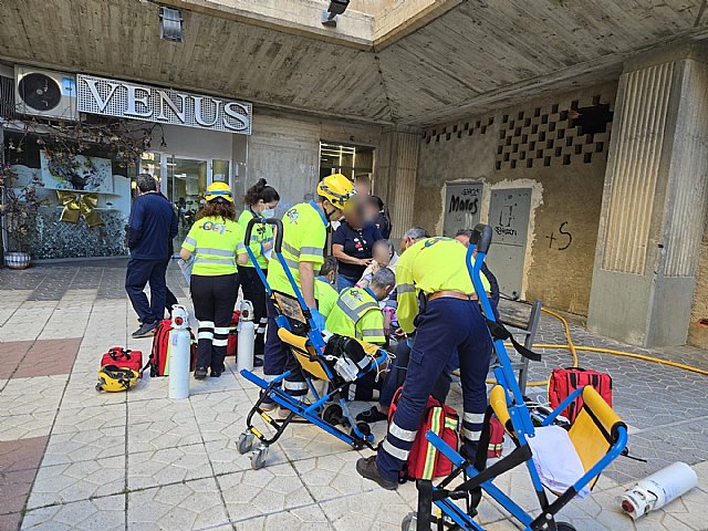 Cinco afectados por inhalación de humo en Lorca
