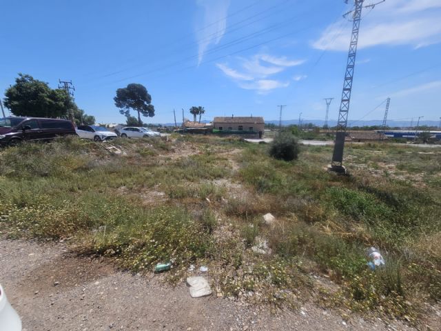El PSOE de Lorca exige a Fulgencio Gil el mantenimiento inmediato de los solares municipales ante el riesgo de incendios
