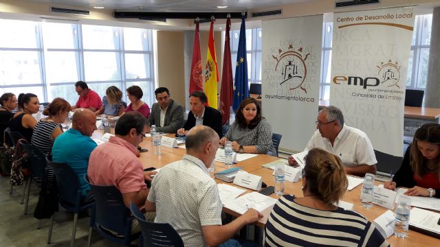 Fulgencio Gil: 'los datos de empleo de junio consolidan la creación de puestos de trabajo en el municipio con una bajada de 182 personas durante este mes'