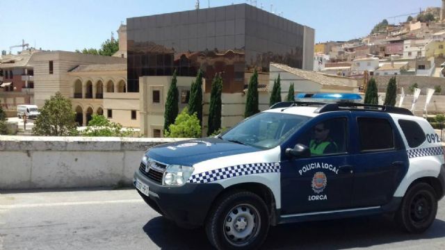 La Policía Local detiene a un individuo como presunto autor del robo de un vehículo en Almendricos