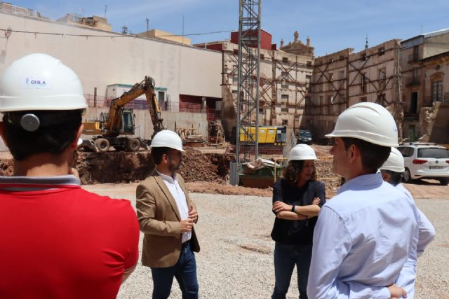 El alcalde de Lorca en funciones visita, junto a un representante del Ministerio, las obras de construcción del Palacio de Justicia que 'avanzan a buen ritmo'