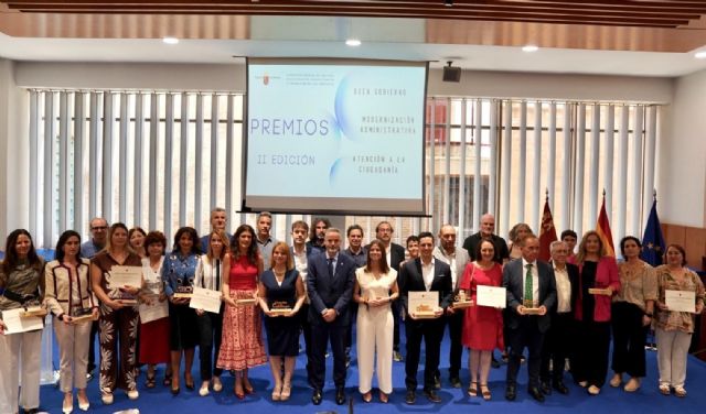La concejalía del Mayor de Lorca recibe el tercer premio regional de Buen Gobierno por el proyecto 'Tecno-Mayores'