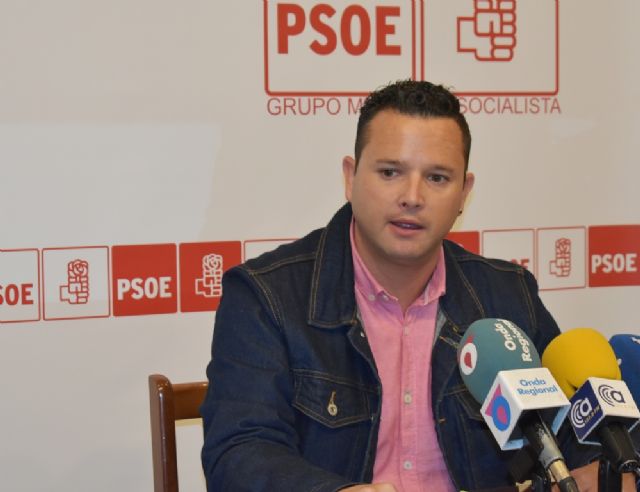 El PSOE denuncia que hay una quincena de contenedores soterrados que no funciona en el Barrio de San Cristóbal