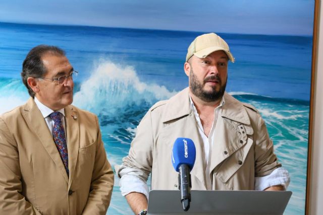 Los presidentes de las cofradías y el Ayuntamiento encargan el cartel promocional de la Semana Santa de Lorca de este año al pintor Cristóbal Pérez García, 'Toval'