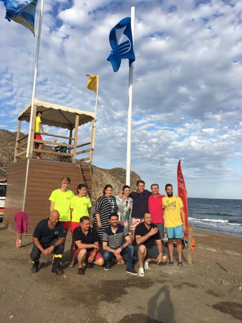 La Cala de Calnegre reedita la Bandera Azul que otorga la Fundación para la Educación Ambiental, consolidando la excelencia de las playas de Lorca