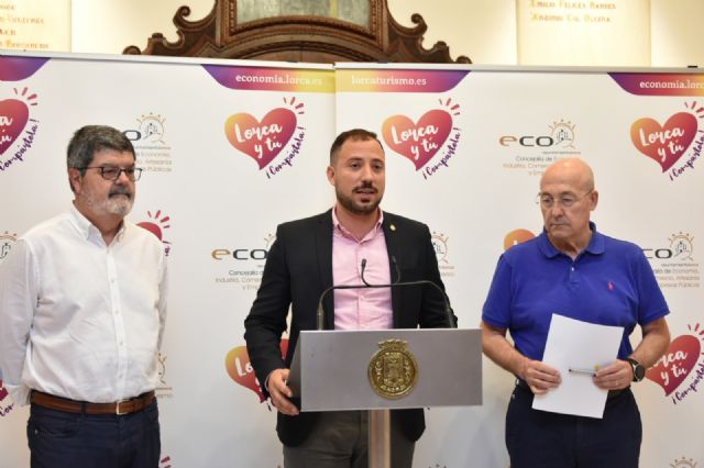 Aguas de Lorca dona el primer cheque al Banco de Alimentos del Segura reflejando su compromiso medioambiental y solidario