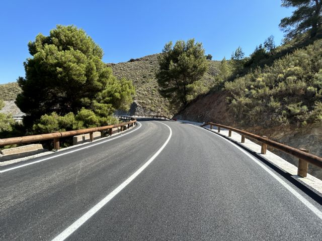 Se abrirá al tráfico la carretera que une Lorca con la Sierra de Almenara en los próximos días