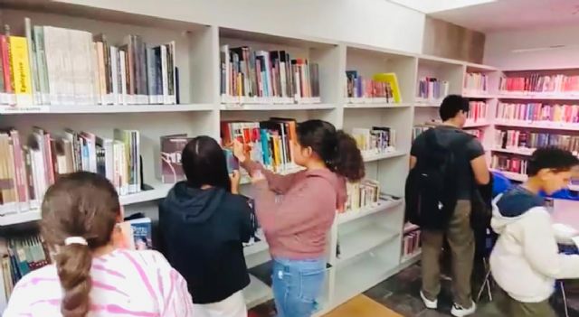 Más de 2.000 libros han sido prestados en la Biblioteca Pilar Barnés en lo que va de verano