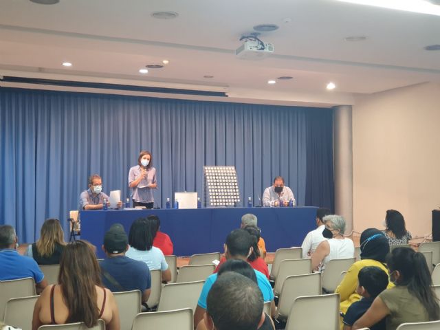 El Ayuntamiento de Lorca celebra el sorteo que determina el orden de elección para acceder a una de las viviendas de titularidad municipal en el barrio de San Fernando