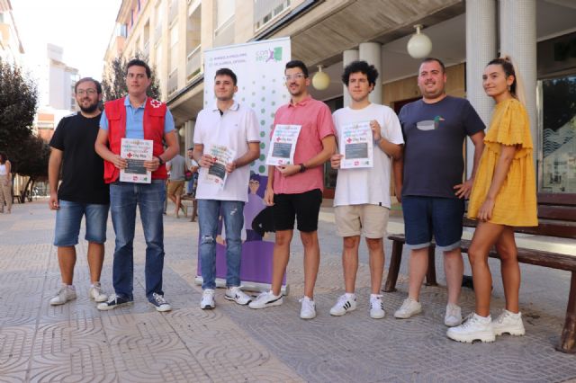 Juventudes Socialistas de Lorca junto al Consejo de la Juventud e Izquierda Unida Joven presentan la IX recogida de material escolar en beneficio de Cruz Roja