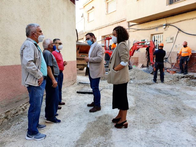 El Ayuntamiento de Lorca acomete obras para la mejora de las infraestructuras básicas de las calles Cayetano Lorca Navarro y Berrocal del barrio de San Cristóbal