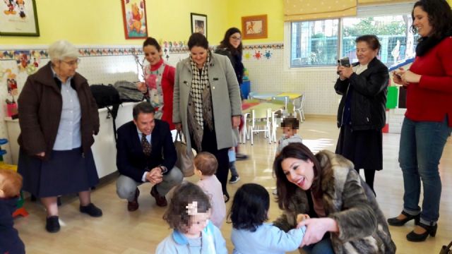 El Alcalde afirma que las Hijas de la Caridad constituyen un 'ejemplo de entrega y compromiso social', especialmente con niños en riesgo de exclusión social
