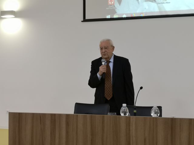 El Presidente del Consejo de la Transparencia de la Región de Murcia en el IES Francisco Ros Giner