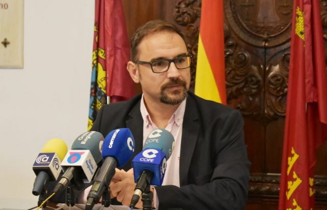 Diego José Mateos muestra su preocupación por la 'parálisis' de los contratos para las obras de equipamiento del interior del Auditorio de Lorca