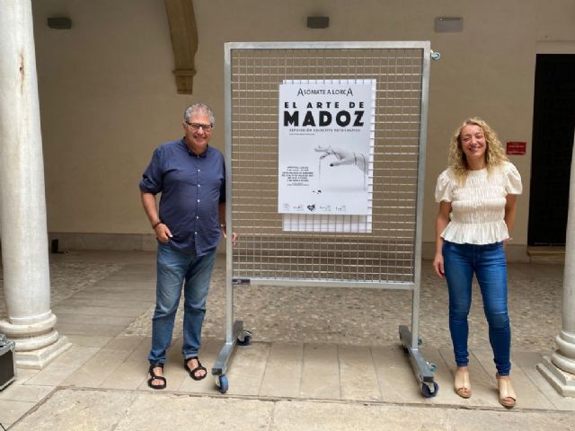 El Palacio de Guevara acoge hasta el 30 de julio la exposición colectiva 'El Arte de Madoz' con trabajos del Taller de Fotografía de la Universidad Popular de Lorca