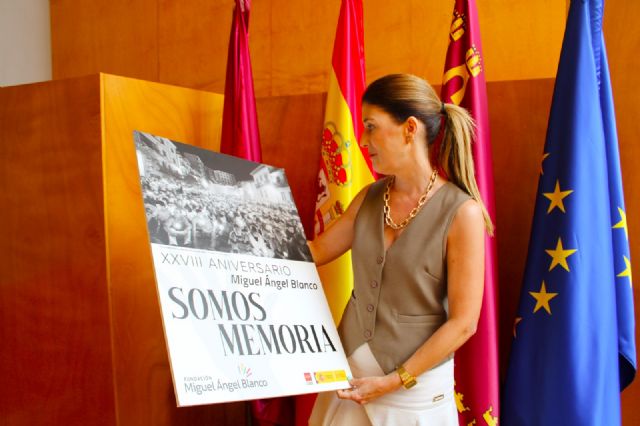 El Ayuntamiento convoca a un minuto de silencio en homenaje a Miguel Ángel Blanco en el XXVIII aniversario de su secuestro y asesinato por la banda terrorista ETA
