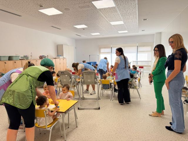 El servicio de comedor de la Escuela Infantil de San Antonio entra en funcionamiento para facilitar la conciliación de las familias lorquinas