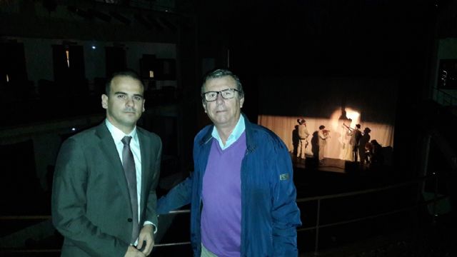 Más de 1.500 escolares asisten en el Teatro Guerra al espectáculo 'Los Moussakis. Música de los Balcanes', organizado por la Obra Social 'la Caixa'