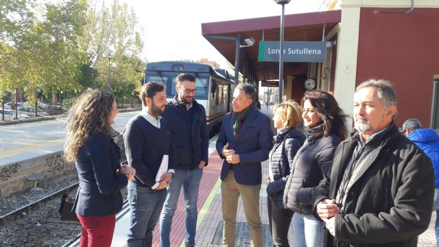 Fulgencio Gil denuncia que la licitación para el soterramiento de las vías del tren en el casco urbano acumula otro año de retraso