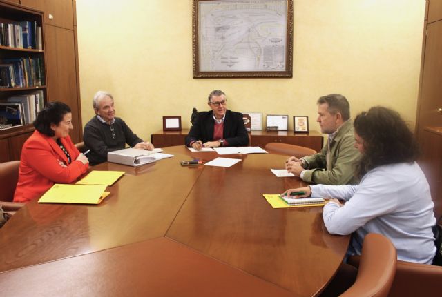 El presidente de la CHS mantiene una reunión de trabajo con la CR de Lorca