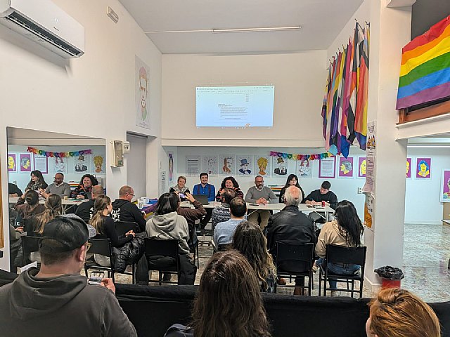 Silvia Carrillo asume la presidencia de Lorcaíris con un firme compromiso feminista y transinclusivo