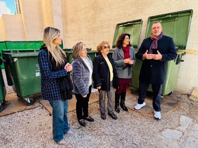 El Ayuntamiento de Lorca actualiza el horario para depositar la basura doméstica tras un proceso de escucha ciudadana, especialmente con las personas mayores