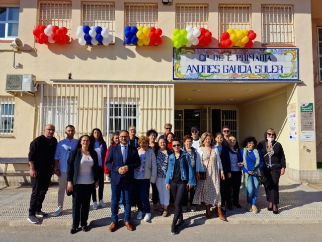 El alcalde de Lorca recibe a los docentes de Turquía, Rumanía, Grecia e Italia que participan en el programa Erasmus+ en el Colegio Andrés García Soler