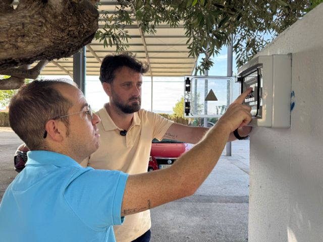 La carpa de la pedanía de Cazalla contará con una nueva instalación eléctrica gracias a una inversión municipal de más de 14.000 euros