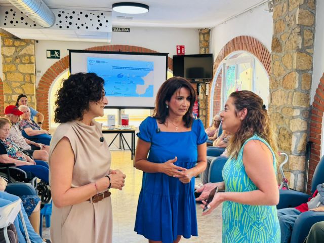 La concejalía del Mayor pone en marcha un programa de formación en salud oral para mejorar la atención que reciben los usuarios de las residencias del municipio