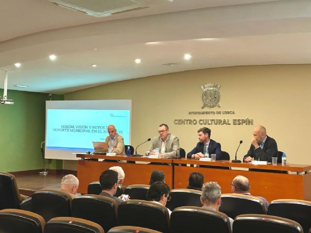 La asociación de gestores deportivos de la Región de Murcia (AGESDE) recupera el pulso en una jornada técnica en Lorca