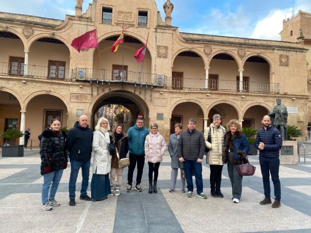 Comercios de calle Nogalte muestran su malestar e indignación por el cambio en el recorrido del Carnaval de Lorca